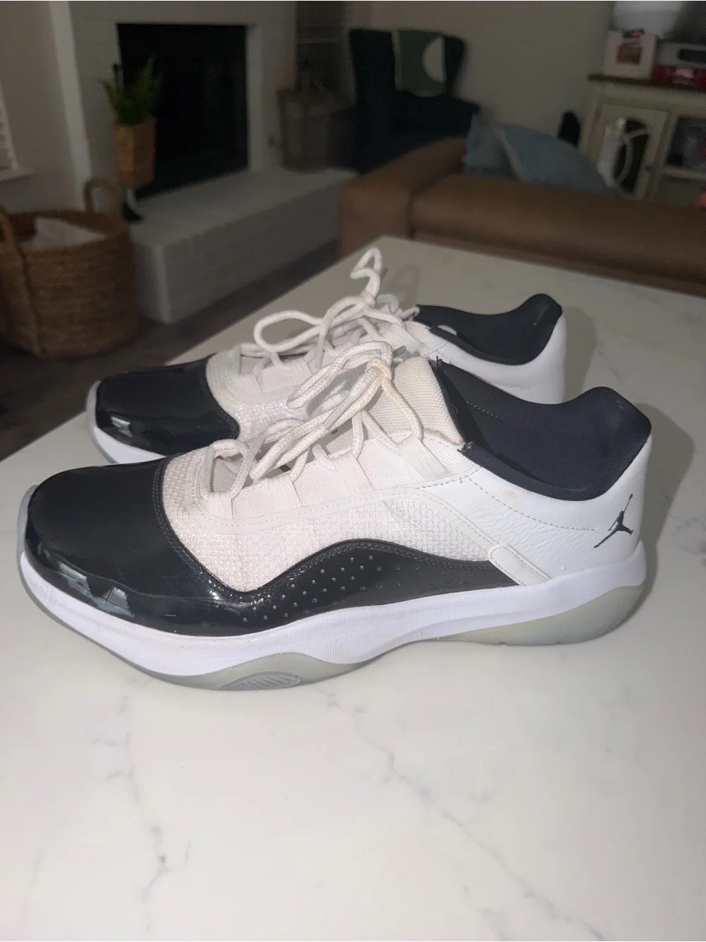 Jordan 11 CMFT Low Sneakers.